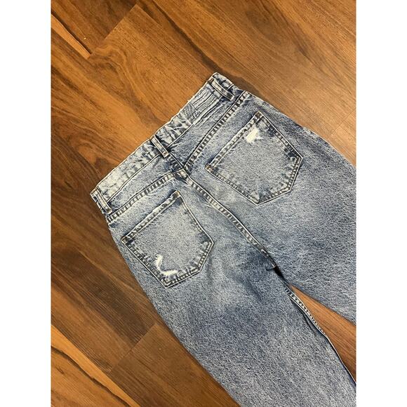 Revice Womens 29 Distressed Light Wash High Rise Button Fly Straight Mom Jean - Picture 4 of 9